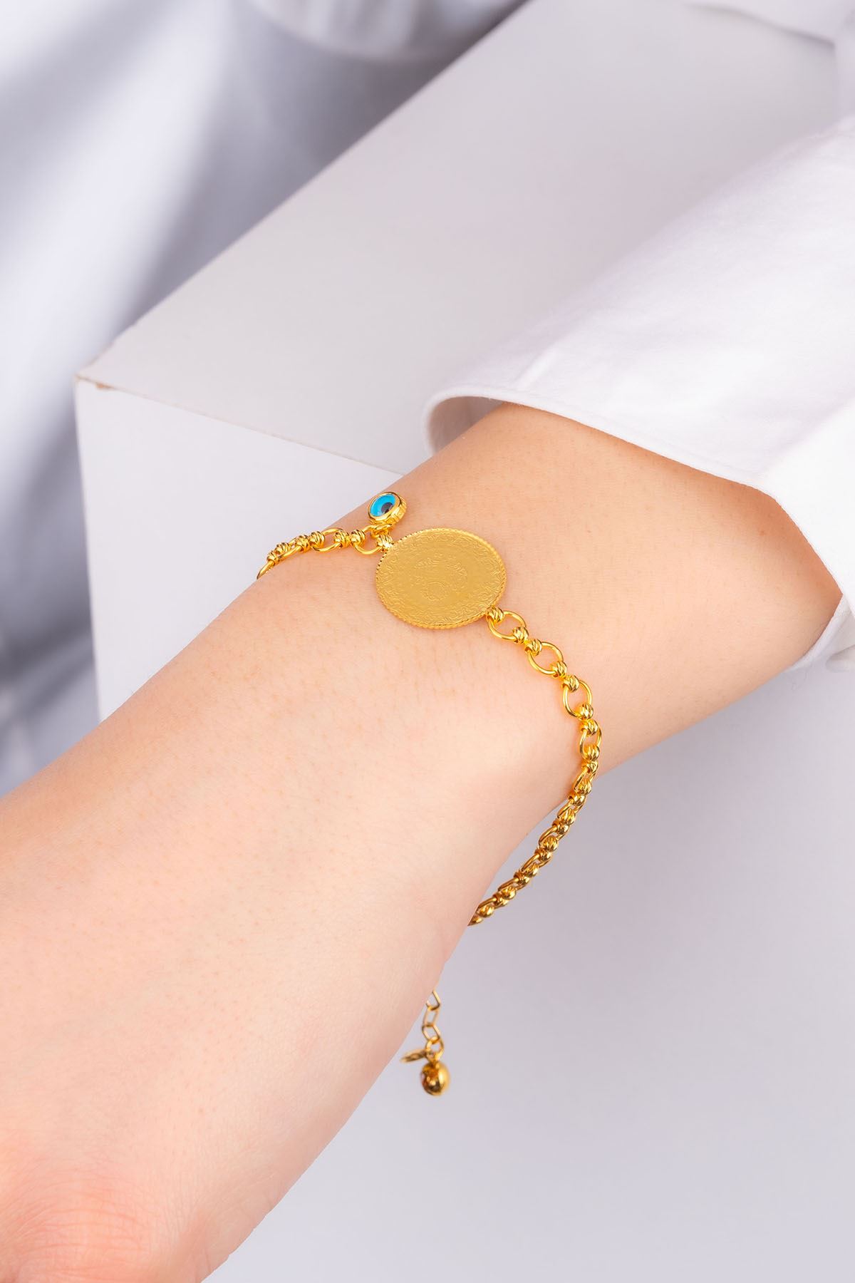 Altın Bileklik Seçerken Nelere Dikkat Edilmeli? Altın Bileklik Seçerken Nelere Dikkat Edilmeli?