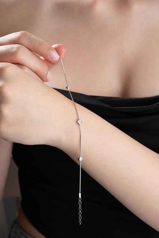 zarif takılar mı, gösterişli takılar mı tercih edilmeli?