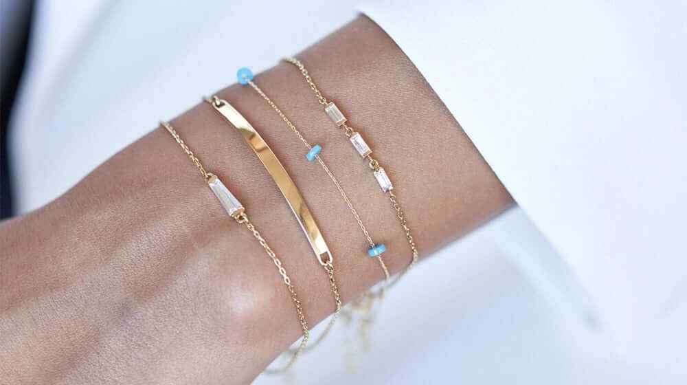 Günlük Kombinlere Uyum Sağlayan Minimalist Takılar: Klasik Modeller mi Yoksa Modern Tasarımlar mı?