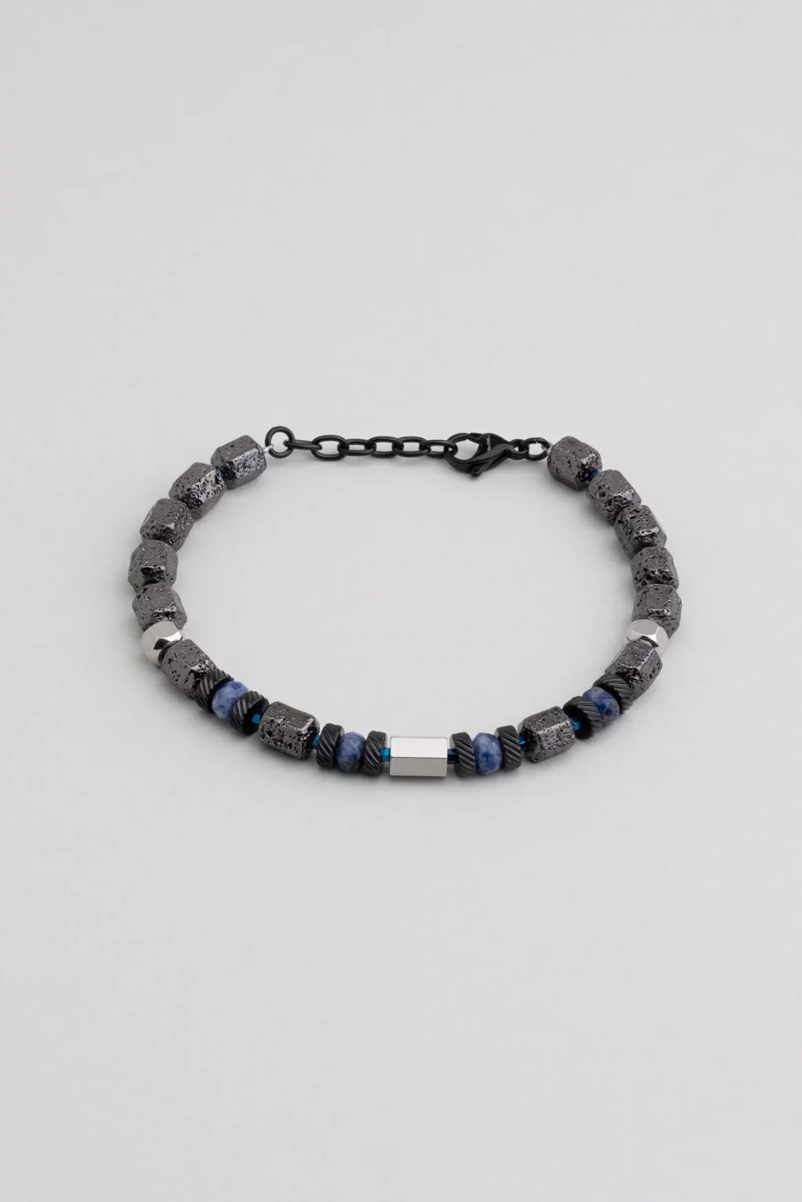 2025’te Erkekler İçin Takı Modası: Trendler ve İpuçları 2025’te Erkekler İçin Takı Modası: Trendler ve İpuçları