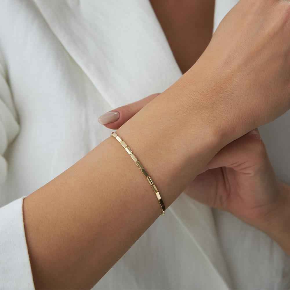 Altın Bileklik Seçerken Nelere Dikkat Edilmeli? Altın Bileklik Seçerken Nelere Dikkat Edilmeli?