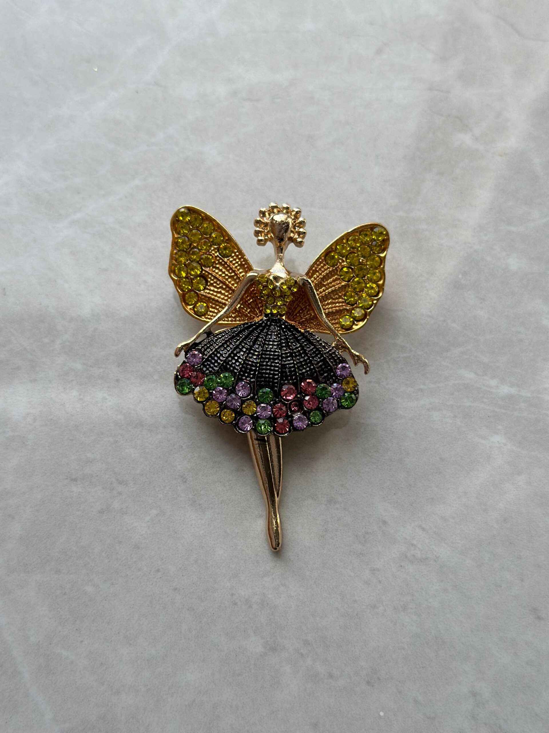 broş nasıl kombin yapılır broş nasıl kombin yapılır