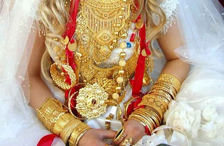 "Altın Bilezik mi, Altın Yatırımı mı? Hangisi Daha Karlı?"