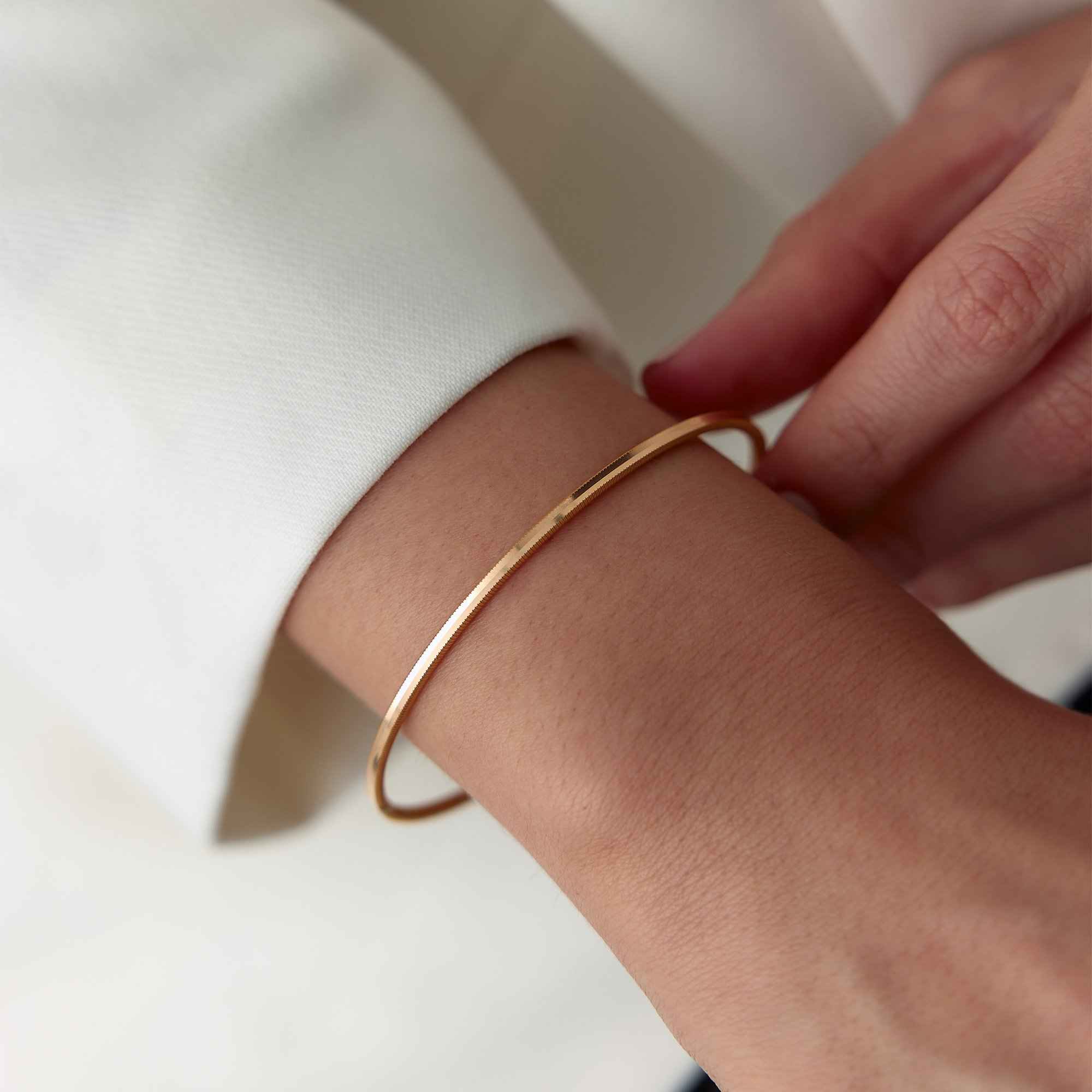 Yatırım mı, Aksesuar mı? Ajda Bileziklerin Avantajları